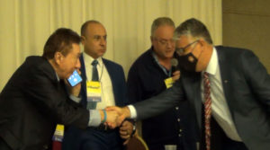 Senador Eduardo Girão prestigiando o 45º Congresso da Abrace